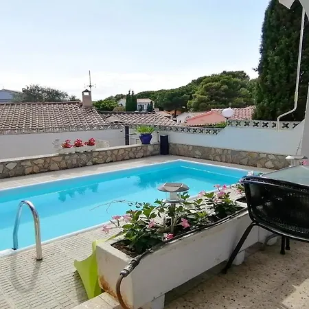 Vacay Casa Roger, Sol Y Naturaleza, En La Costa Brava, L'escala! Ferienhaus *